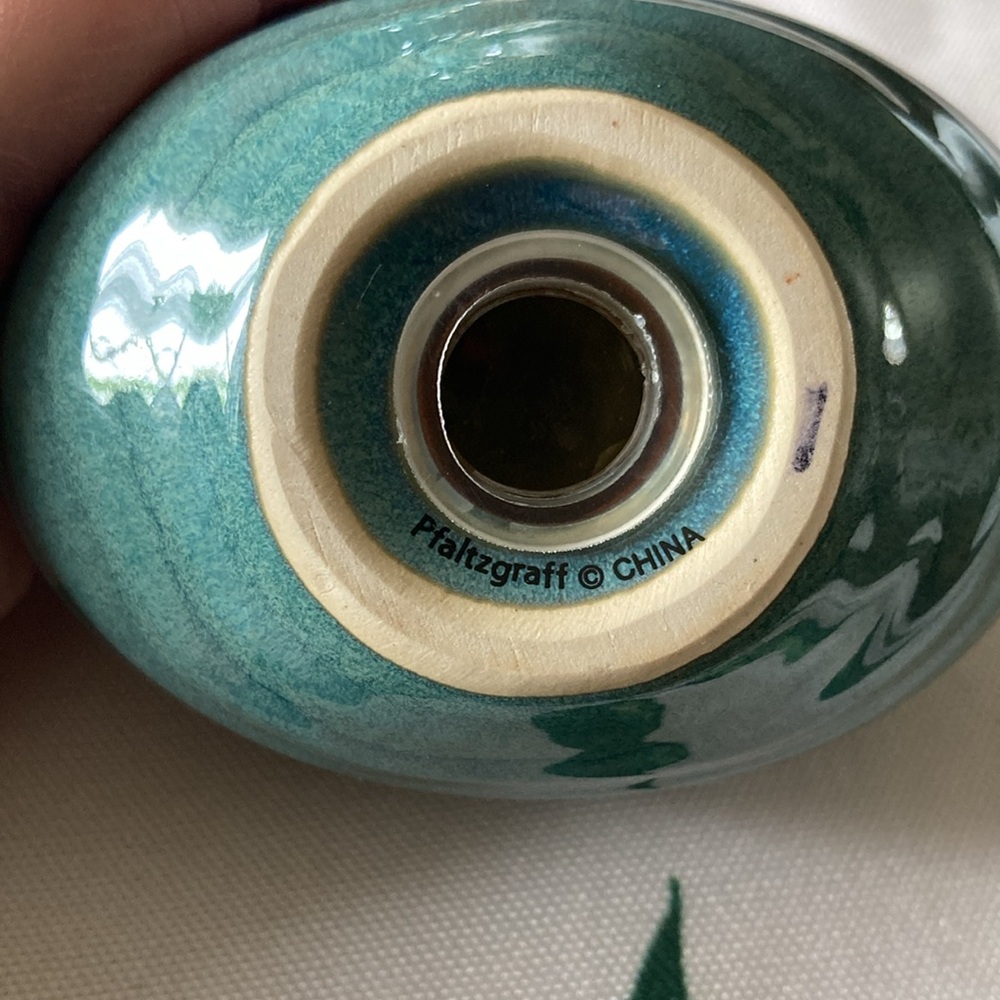 Pfaltzgraff Seychelles Green Sea Salt and Pepper Shakers - Picture 3 of 4